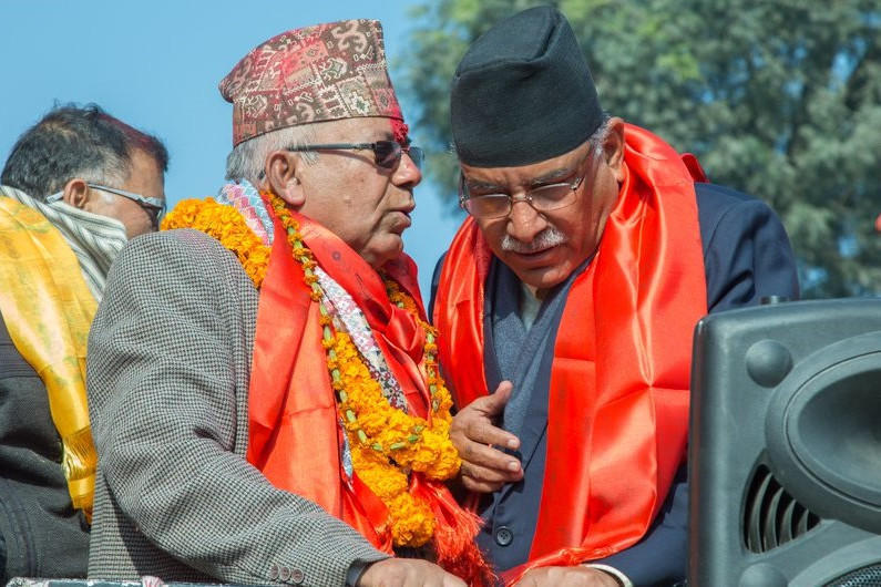 Madhav-nepal-and-prachanda-11.jpg