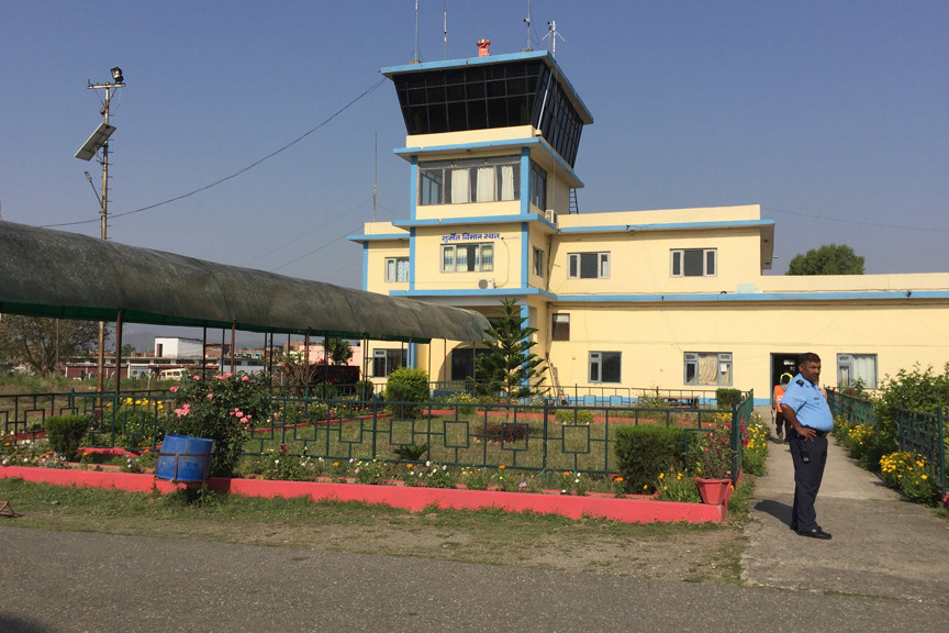 सुर्खेत विमानस्थल ।