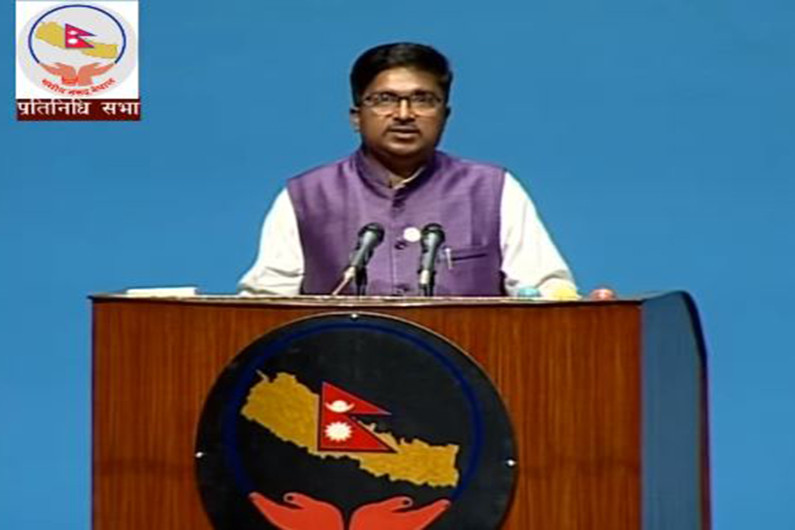 प्रतिनिधिसभामा बोल्दै जसपा नेता राजकिशोर यादव ।