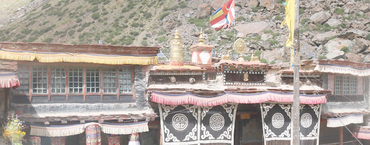 ढुङ्गा खस्दा चाला गुम्बामा ८० लाखको क्षति