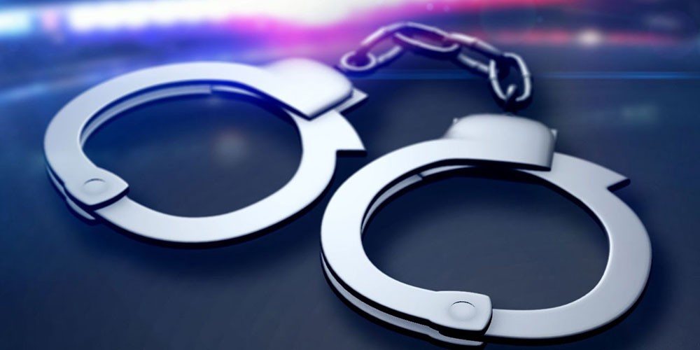 Three arrested with illegal arms