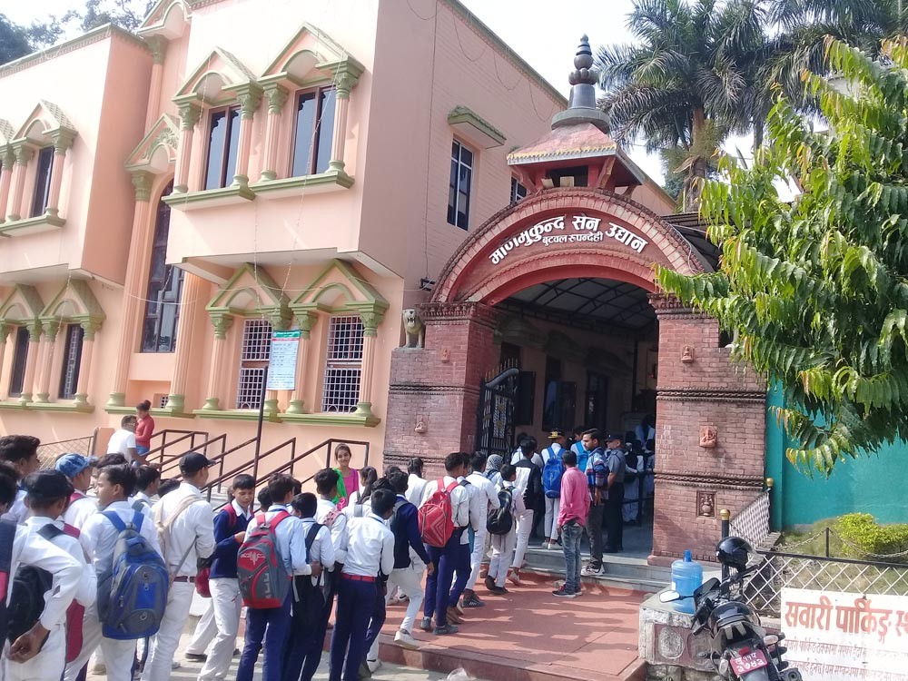 फुलबारी घुम्न आउनेहरु किन जाँदैनन् जितगढी किल्ला ?