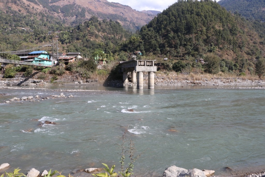 सम्झौता भएको एक दशकसम्म बनेनन् पुल, आयोजना कार्यालय र ठेकेदारको जुहारी