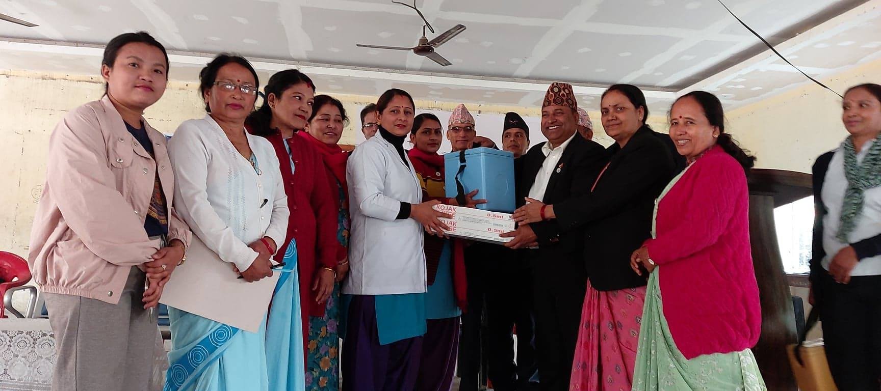 बुटवलमा एकै दिन झण्डै ७ हजारलाई खोप र पोलियो थोपा
