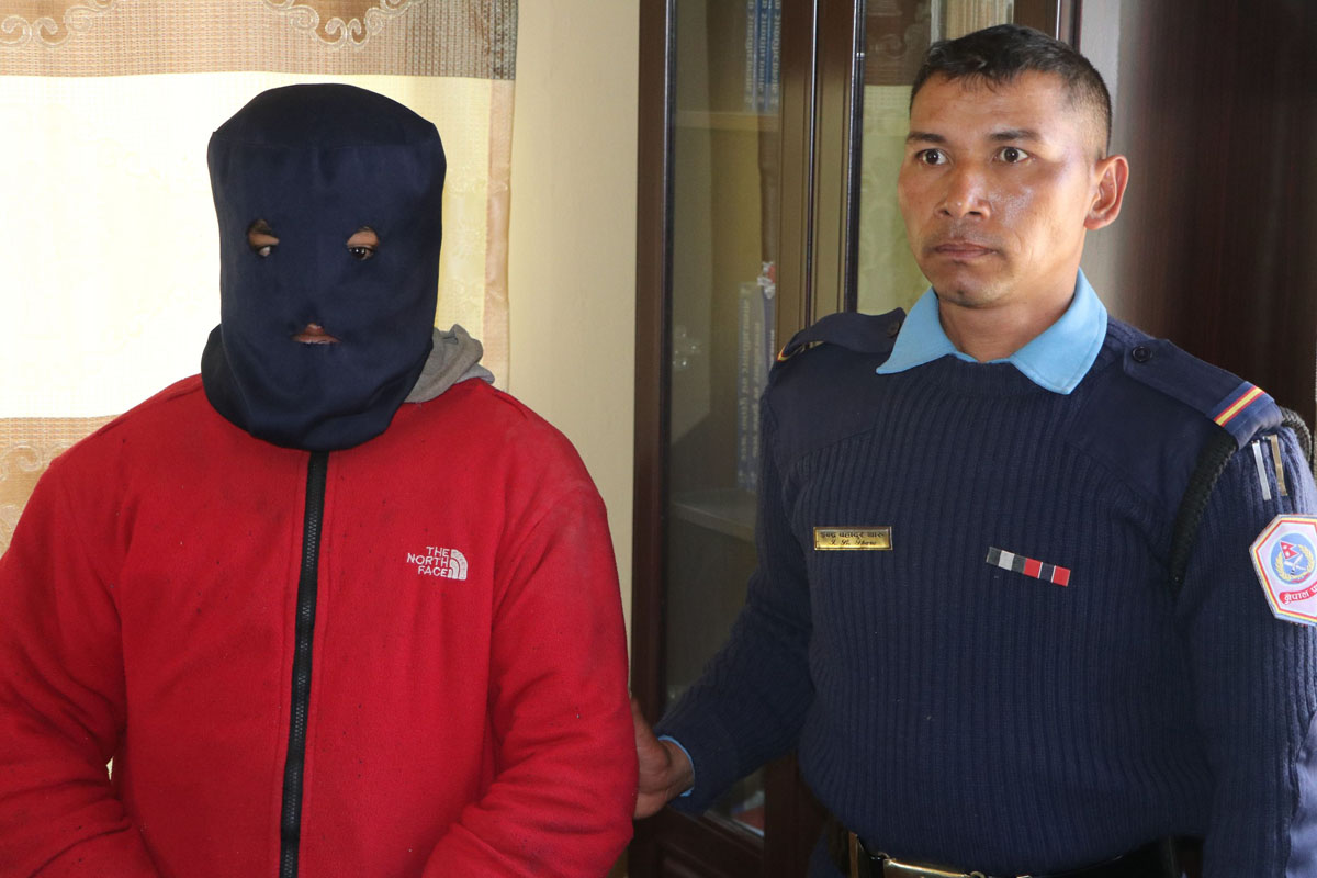 गुल्मीमा गाडी र मोटरसाइकल चोरी गर्ने पक्राउ