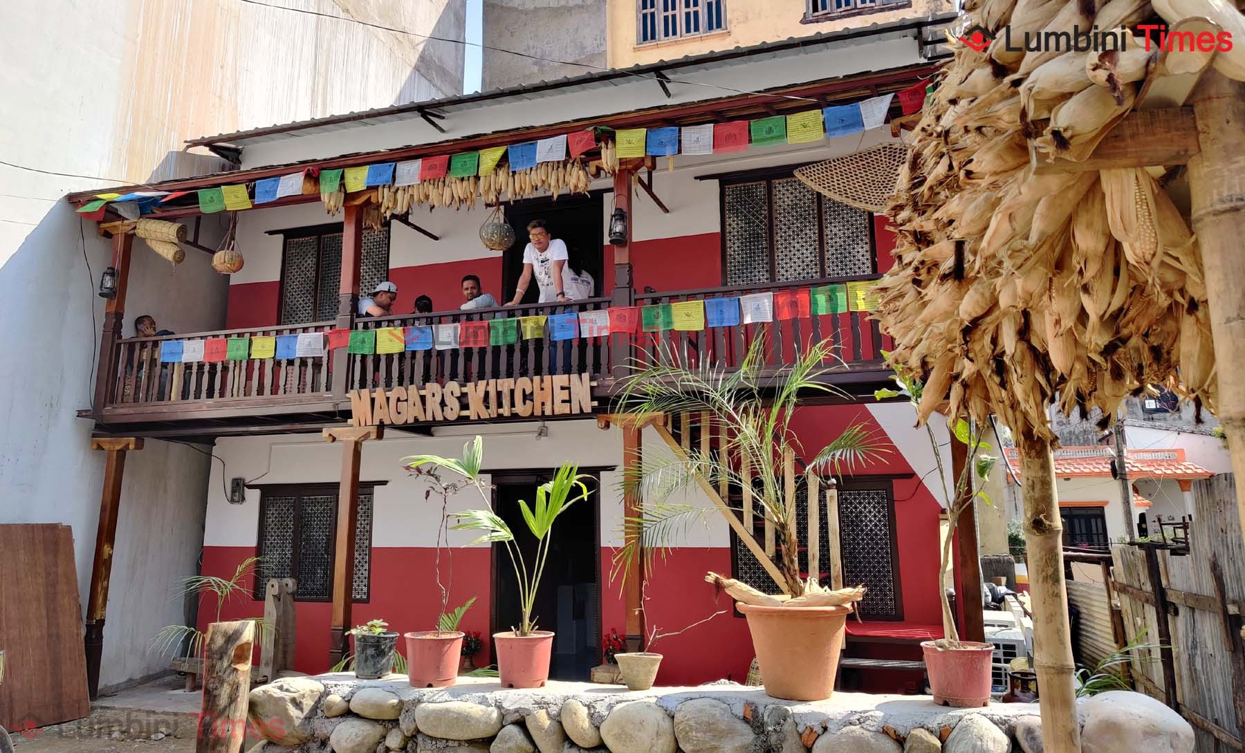 तराईको गर्मीमा पहाडको झल्को मेटाउने खाजाघर