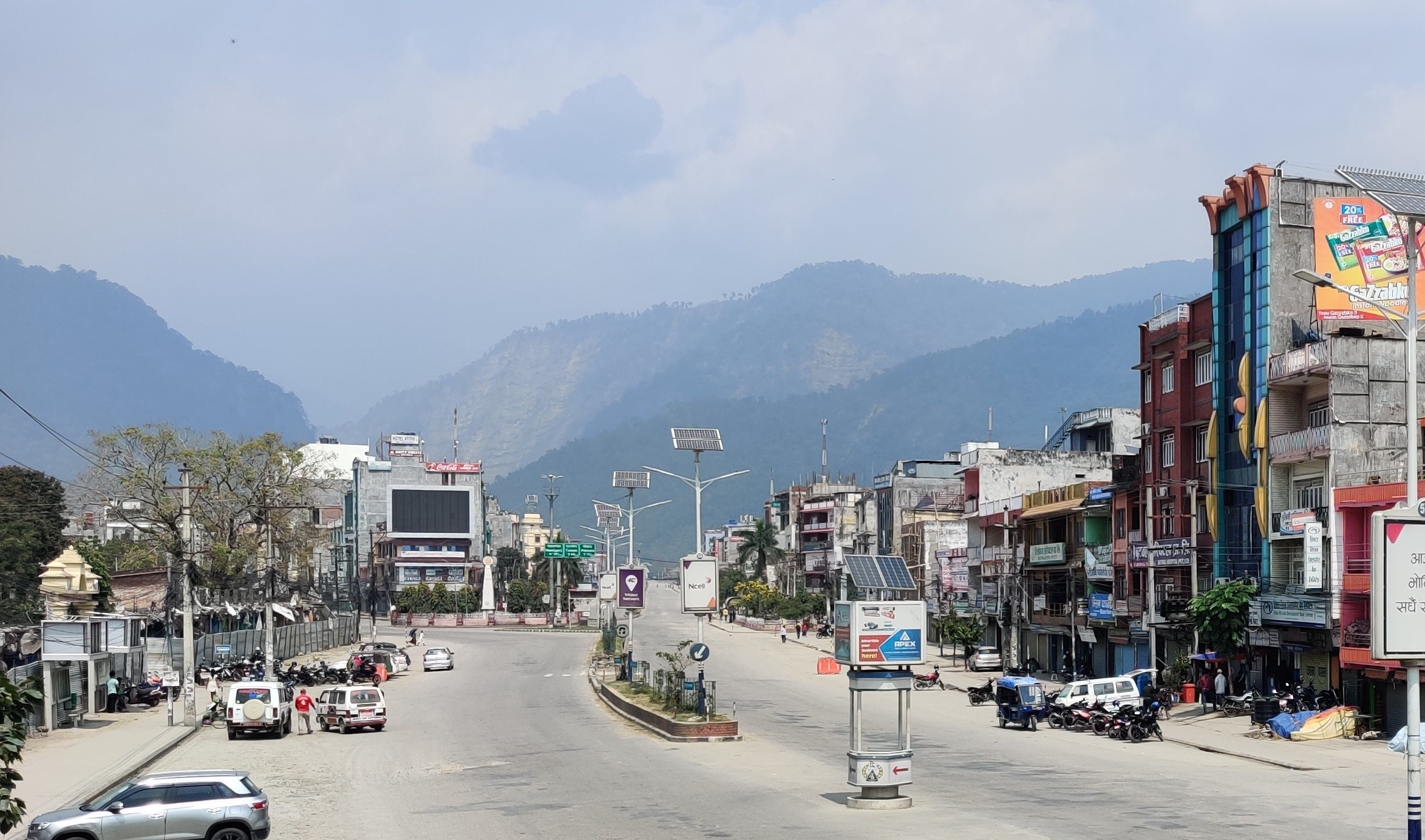 एम्बुलेन्स चालकको प्रश्न : बिरामी बोक्ने हामी कहिलेसम्म असुरक्षित ?