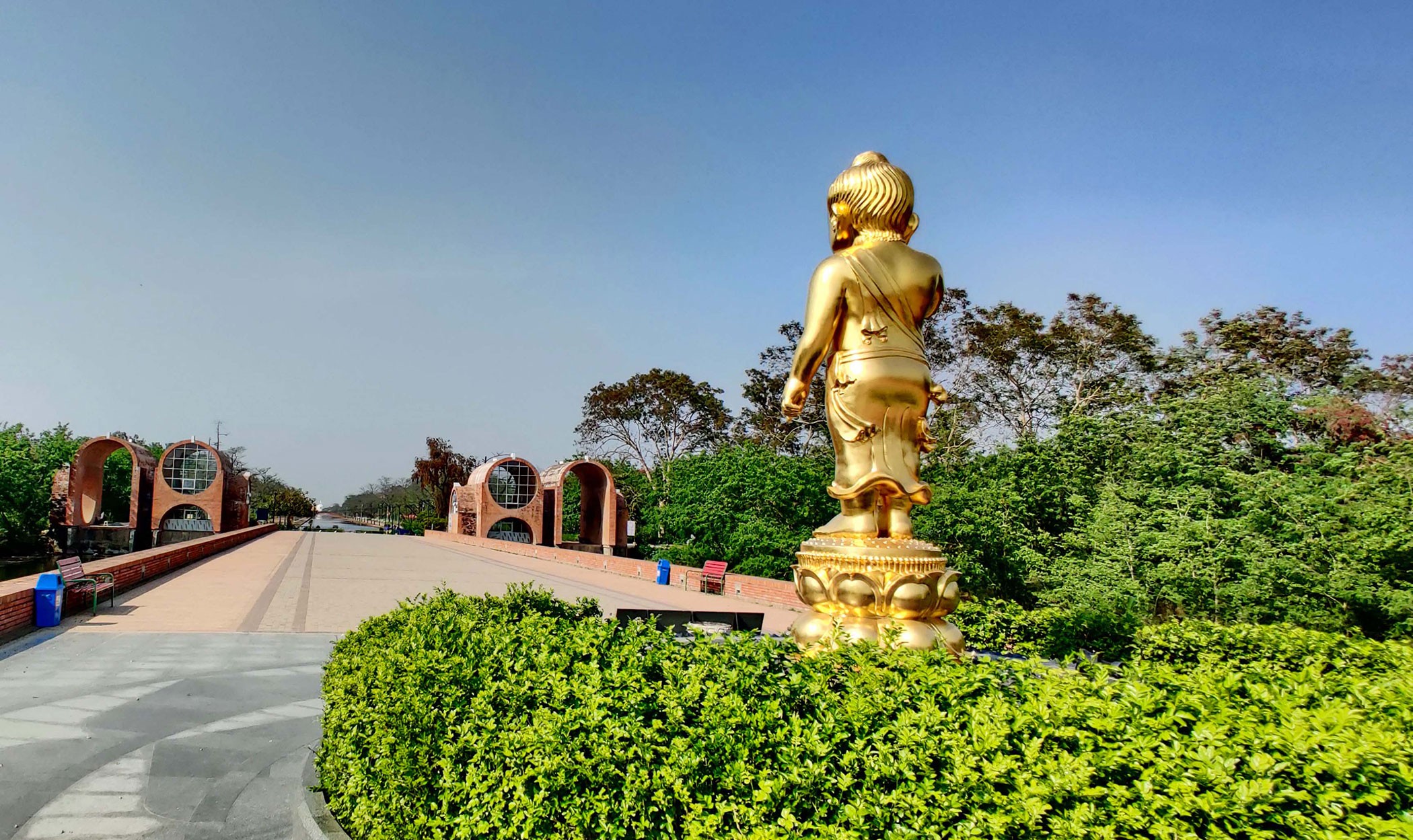 लुम्बिनीस्थित बेबी बुद्ध ।