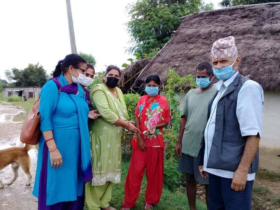 असहाय बालबालिकालाई नगद सहयोग