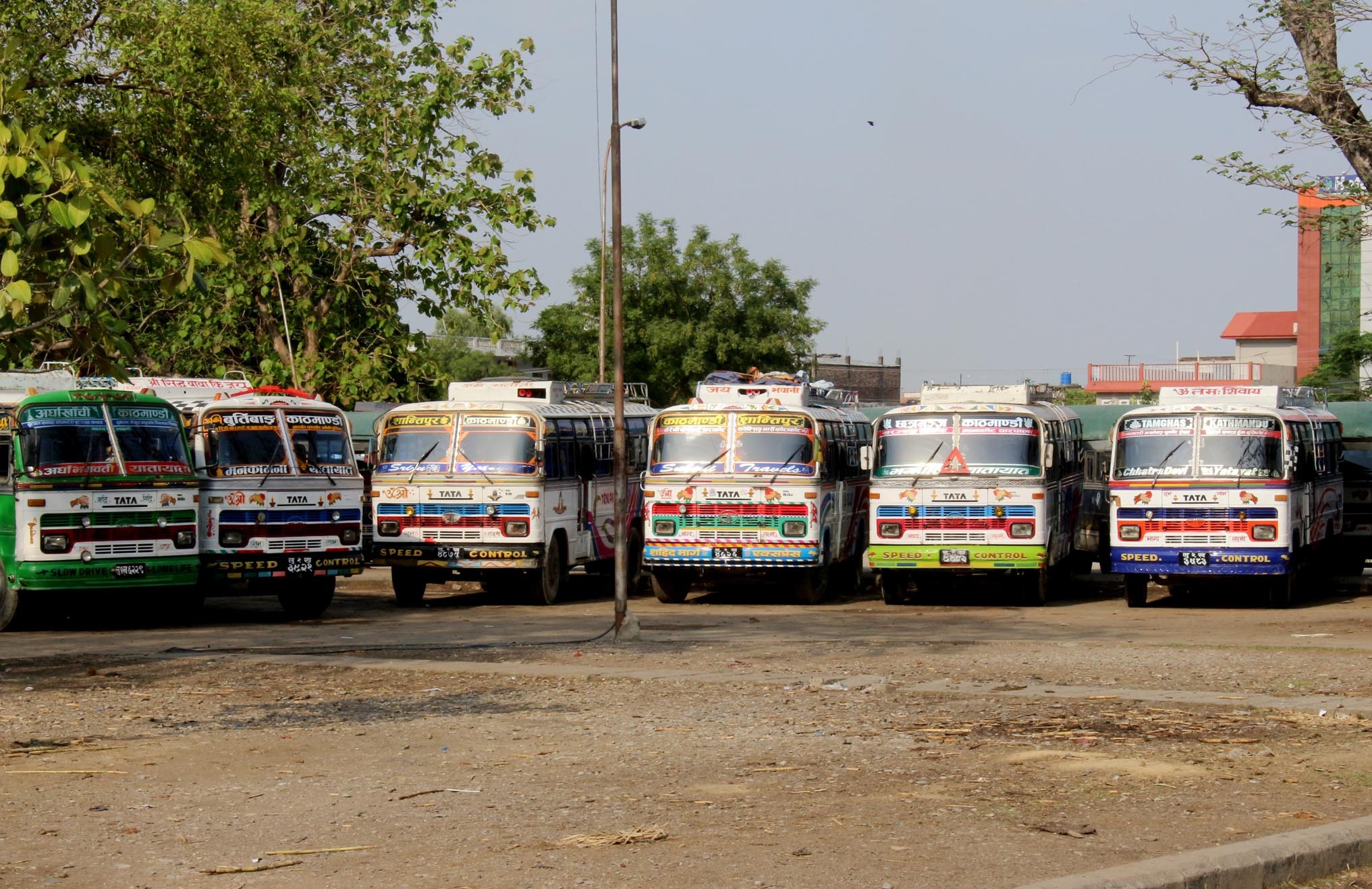 सरकारले सार्वजनिक गाडी चलाउने निर्णय गरेपछि बस व्यवसायीले भने–तत्काल गाडी चलाउन सकिदैन