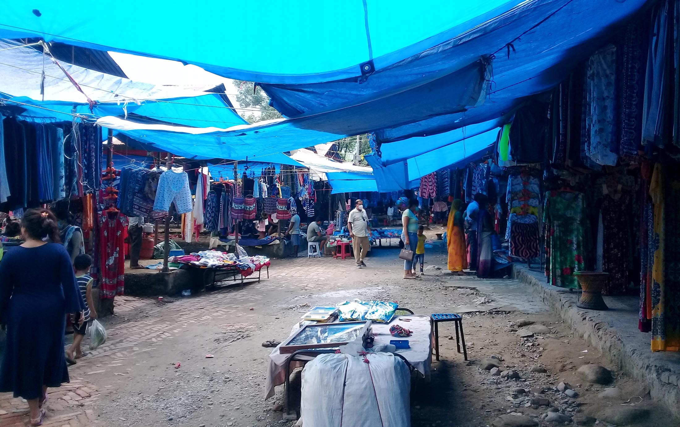'रोगले भन्दा भोकले मरिन्छ कि भनेर बजार खोल्यौं'