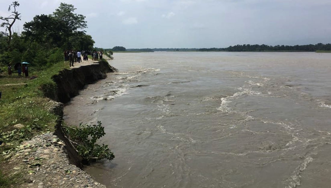 वर्षेनी नारायणीको कटान : जोखिममा बस्ती