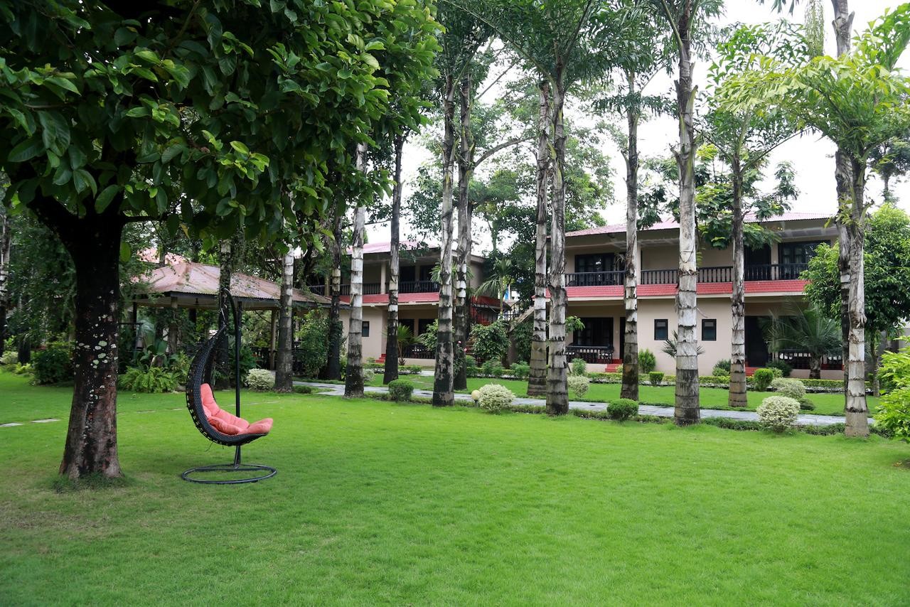 सौराहाका होटल खुलेसँगै चहलपहल शुरु