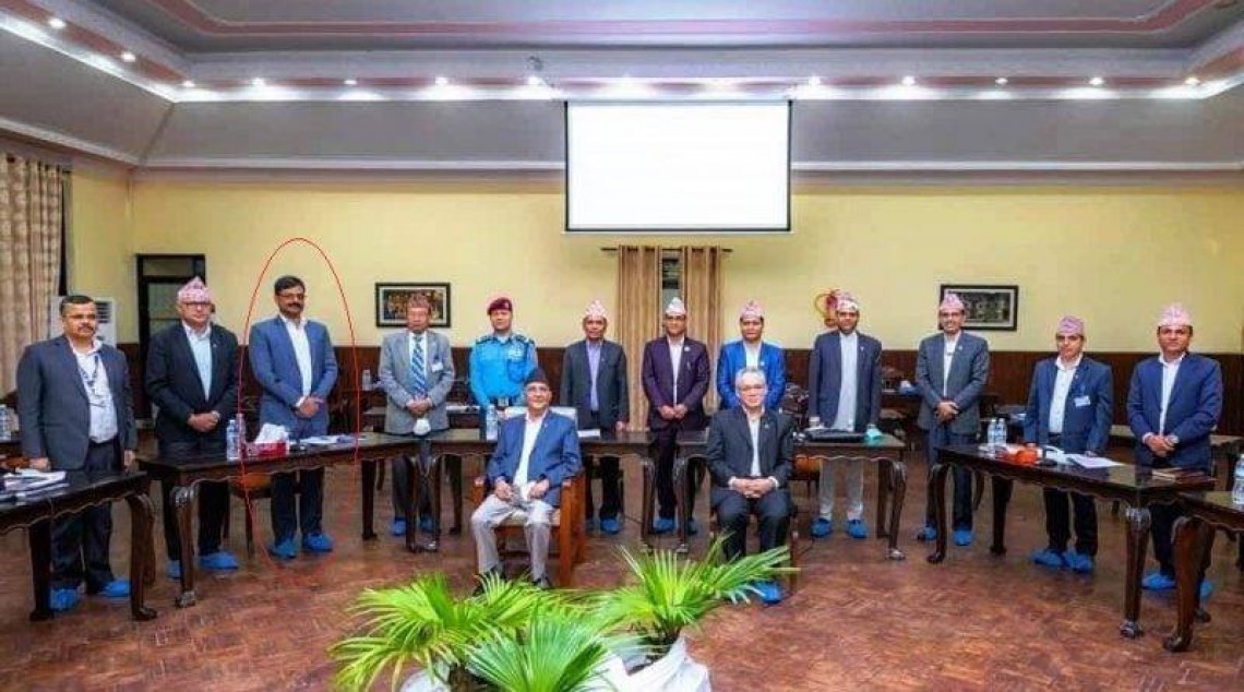 'कोरोना संक्रमित' मन्त्रीले प्रधानमन्त्रीदेखि प्रहरी महानिरीक्षकसम्मलाई भेटेका थिए