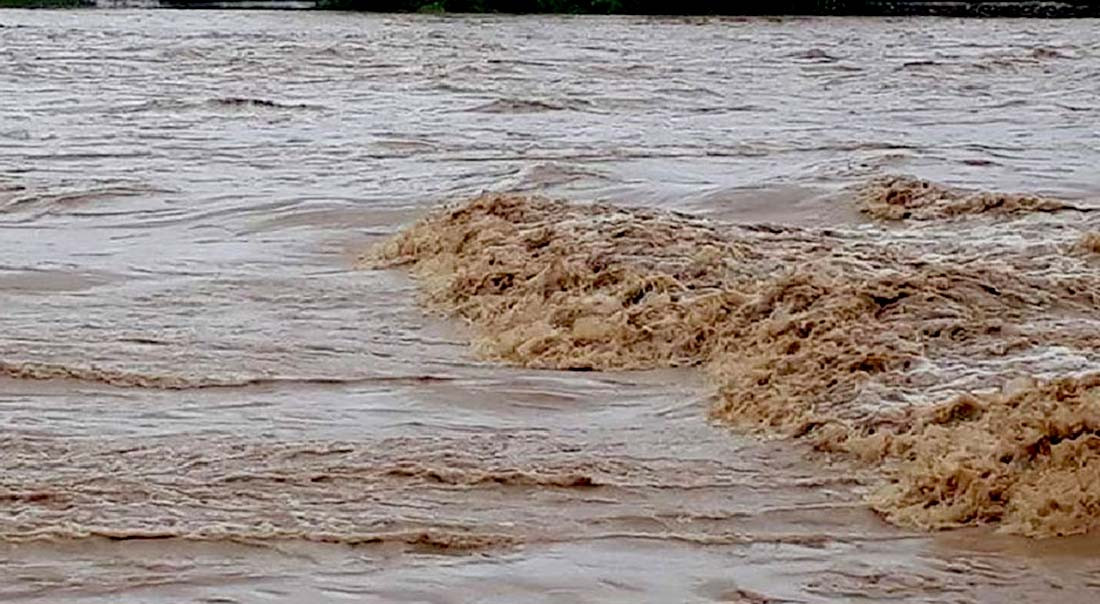 माडी नदीमा साइकल सहित खसेका दुई बालक बेपत्ता