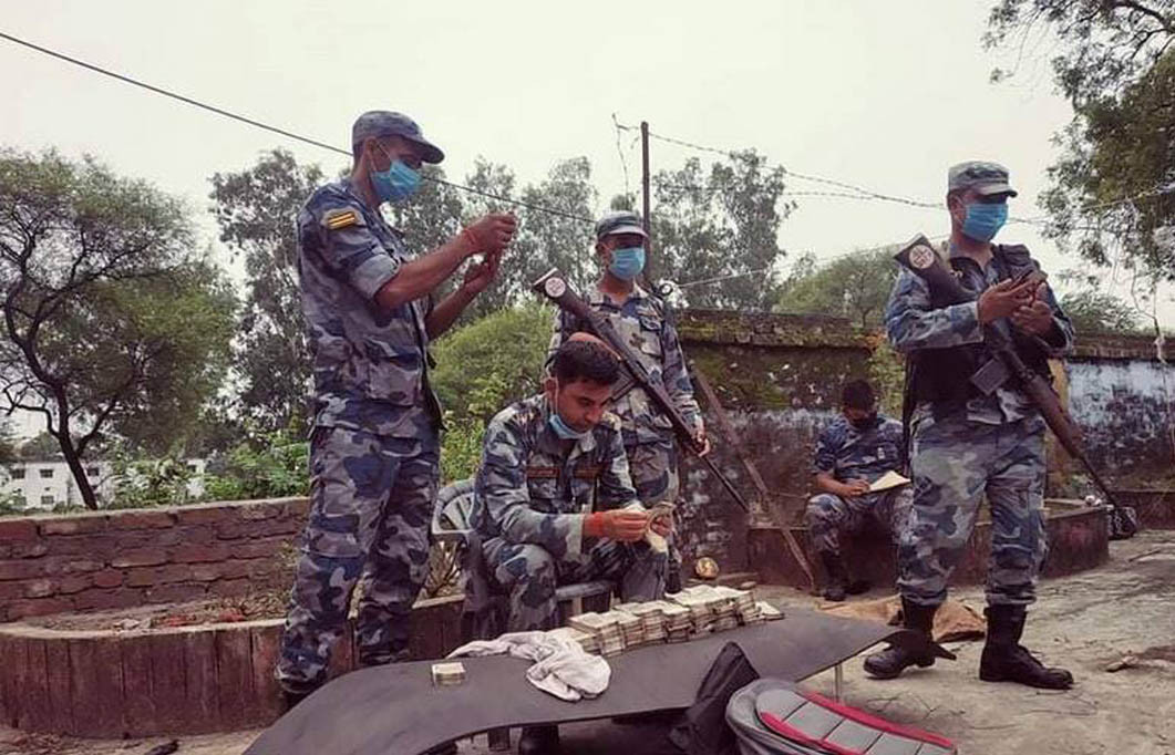 कपिलवस्तुको कृष्णनगरमा २४ लाख ५० हजार भारतीय रकम बरामद