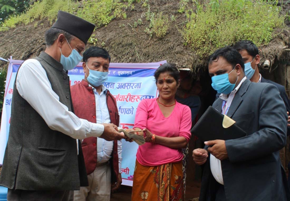 निमामती दिवसमा मालिकाका कर्मचारीले थाले विपन्नको घर निर्माणको काम
