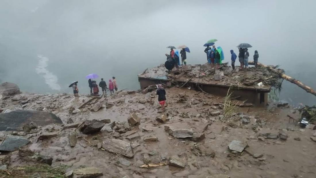 सिन्धुपाल्चोकमा फेरि पहिरो, १ जनाको मृत्यु, कम्तीमा १६ जना बेपत्ता