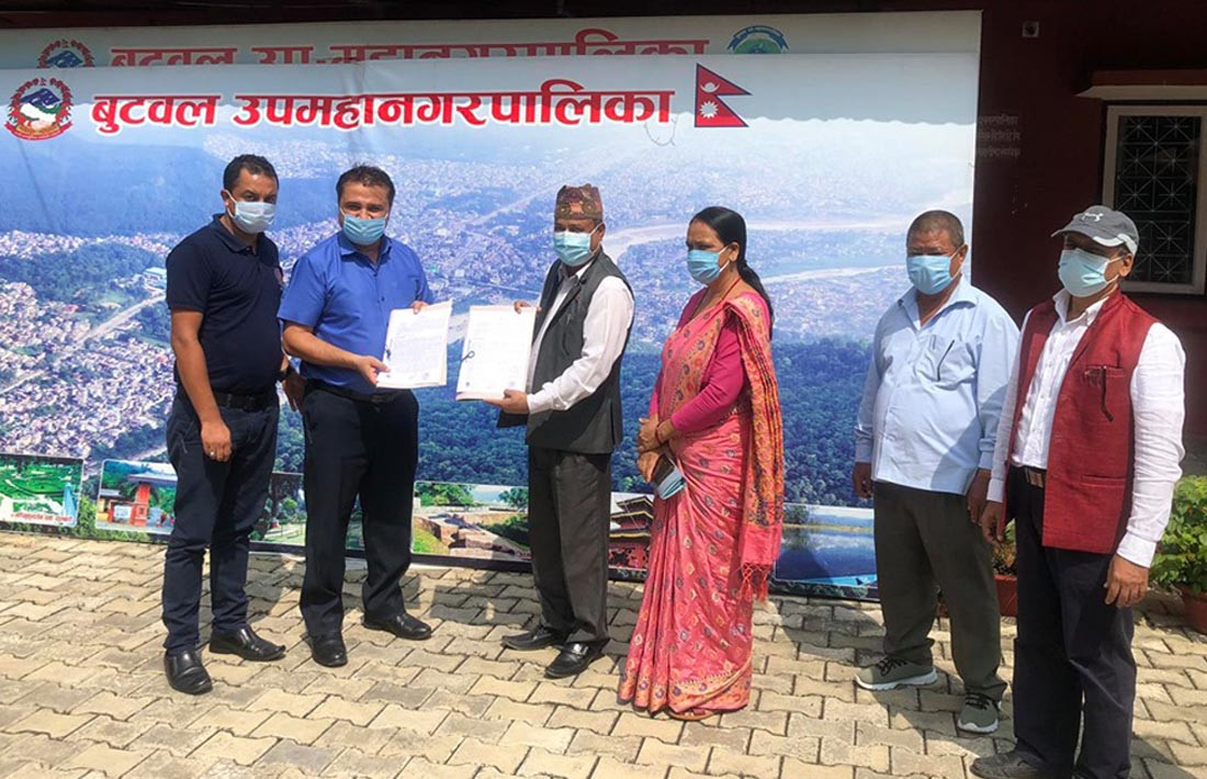 बुटवलको सडक क्षेत्र हरियाली बनाउन बुटवल उपमहानगर र शाइन रेसुंगाबीच सहकार्य