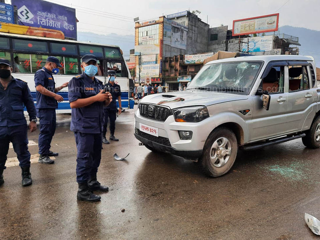 प्रदेश ५ को राजधानी बुटवलबाट सार्ने प्रस्तावको विरोधमा प्रदर्शन, ३ वटा सरकारी गाडीमा तोडफोड