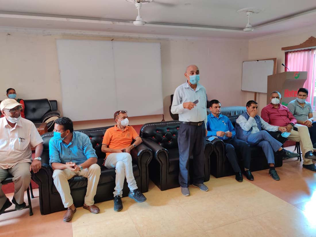 रुपन्देहीबाट राजधानी सारे २ हजार २ सय ४९ जनाले नेकपाबाट राजीनामा दिने घोषणा