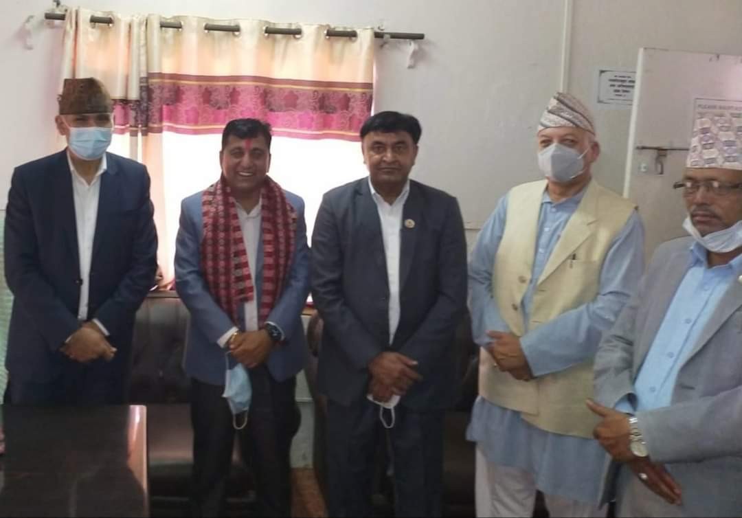 व्यवसायी गोविन्द ज्ञवाली एमालेमा प्रवेश