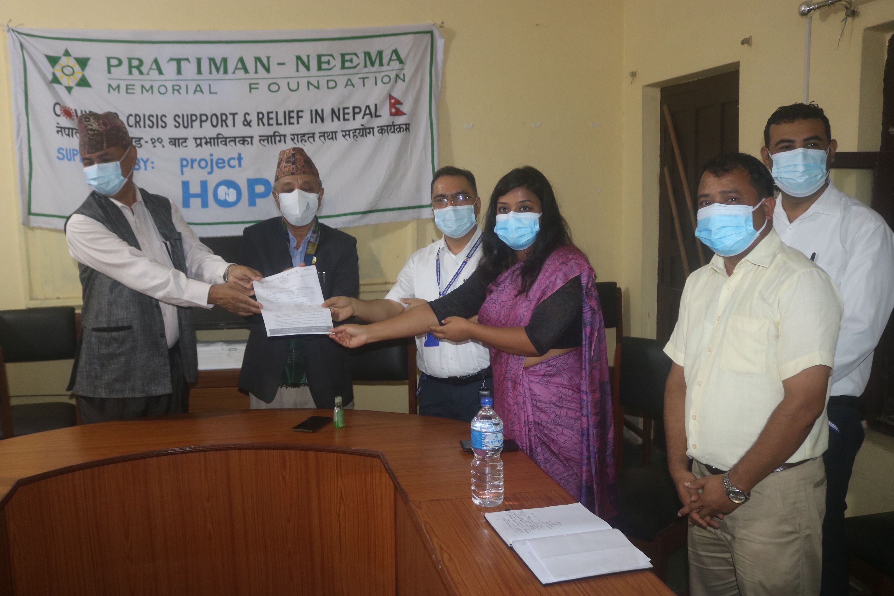 लुम्बिनी प्रदेशका १३ अस्पताललाई २ करोड ७० लाखको स्वास्थ्य सामाग्री प्रदान 