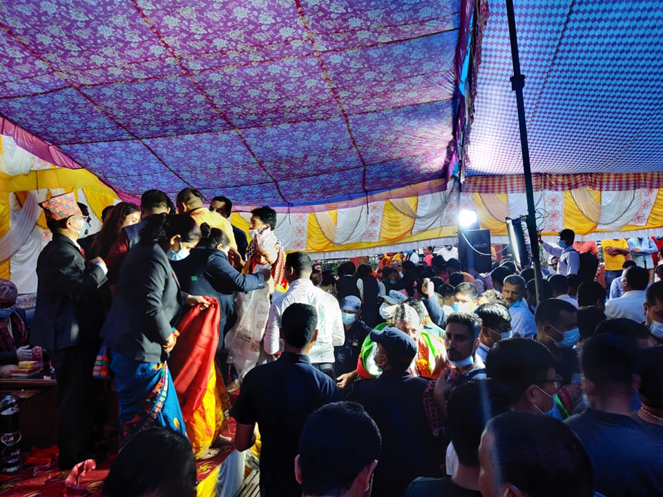 स्वास्थ्य मापदण्ड विनाको भद्रगोल मुख्यमन्त्रीको सपथ ग्रहण !