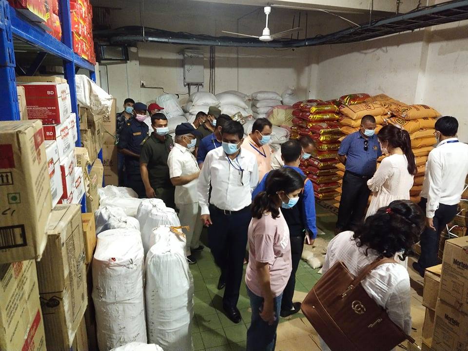 बुटवलका खाद्यान्न तथा किराना पसलमा अनुगमन, कारबाहीमा परे ब्यापारी