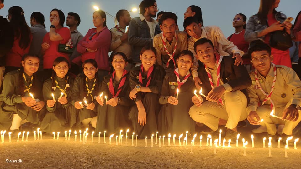 सडक दुर्घटनामा मृत्यु भएकाहरुको स्मृतीमा बृहत् मैनबत्ती प्रज्ज्वलन
