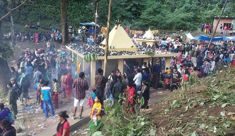 चिच्चाएर वर माग्ने पाल्पाको सत्यवती मेलामा दर्शनार्थीको भीड