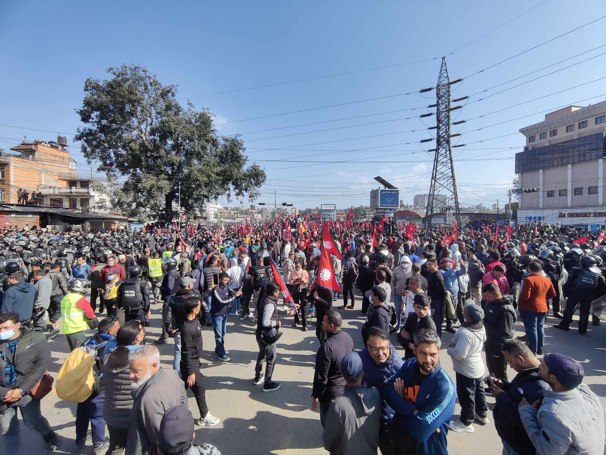 युवा संघ र दुर्गा प्रसाईंको काठमाडौंमा प्रदर्शन  