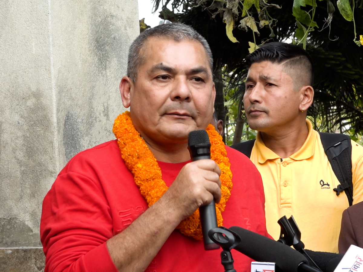बागलुङमा दुर्गा प्रसाईंमाथि हातपात