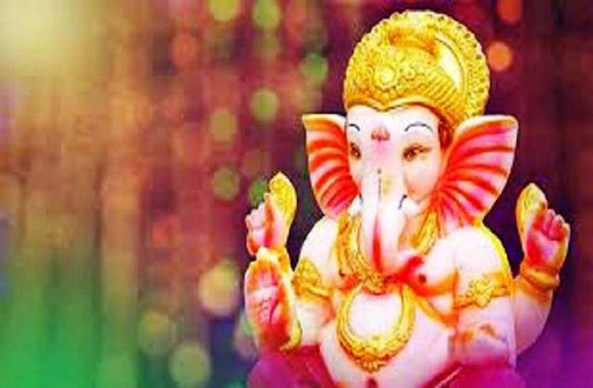 हात्तीको आक्रमणबाट बच्न गणेशको पूजा गर्दै ...