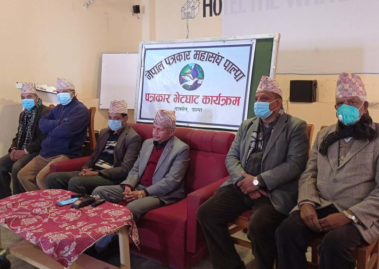 आन्दोलन हैन, चुनाबको तयारी गर्नुस्: परराष्ट्रमन्त्री ज्ञवाली