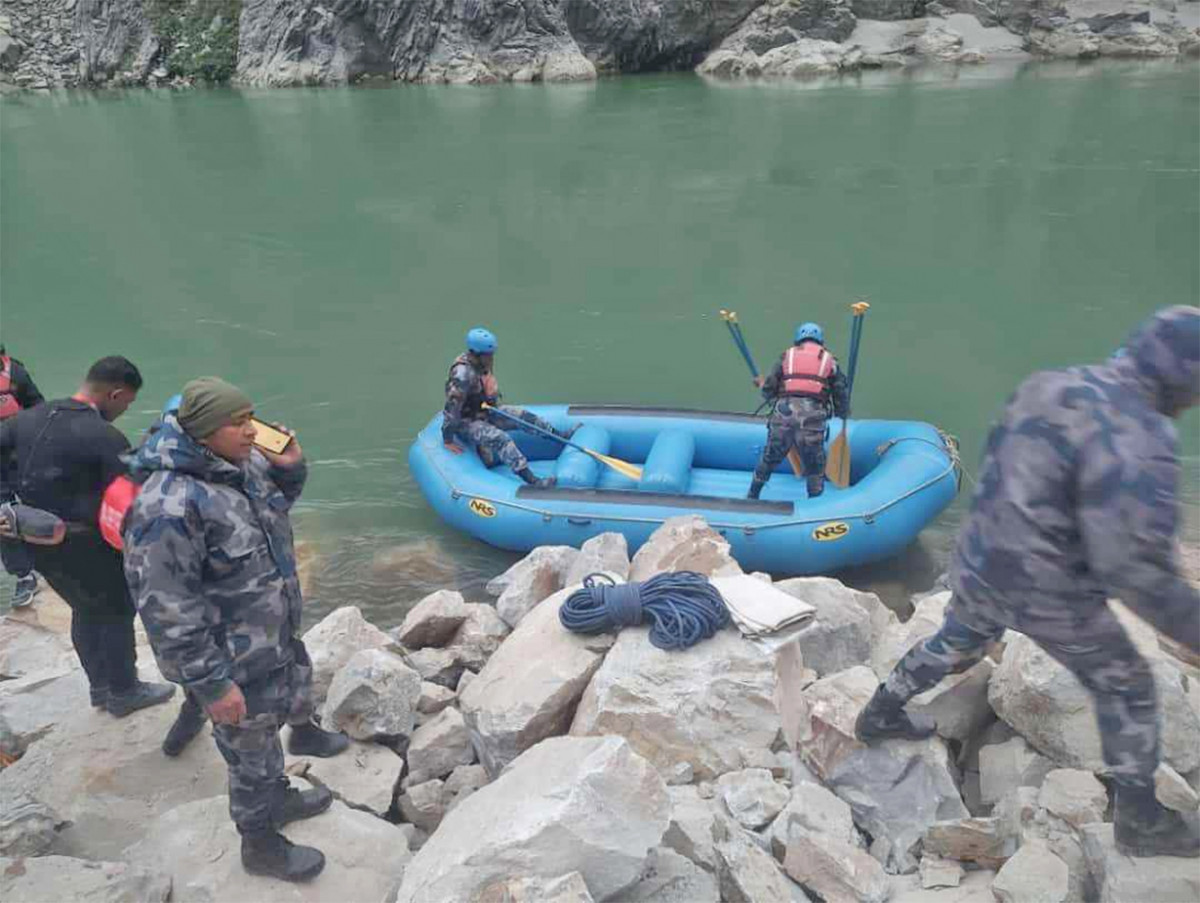 त्रिशूलीमा खसेको जीप भेटियो, मान्छे भेटिएनन्