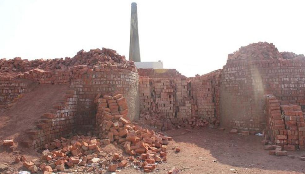 असिना पानीले नवलपुरमा दुई करोडको इँटा नष्ट