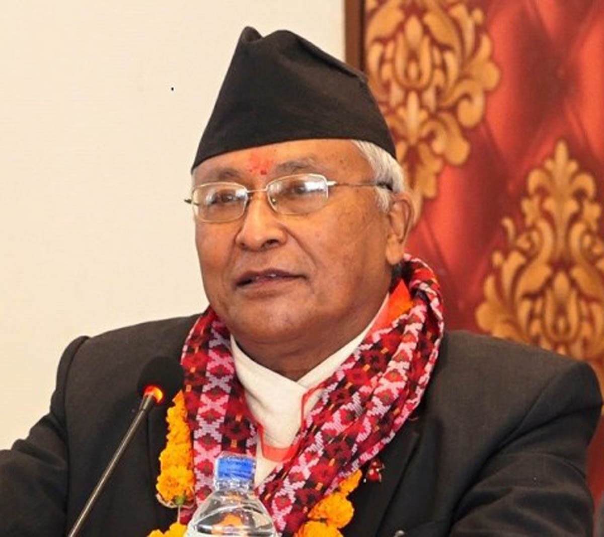 जनता सचेत हुनुपर्छ : शिक्षामन्त्री