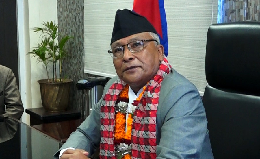 पुरानो नक्सा राखिएका नयाँ पुस्तक जफत गर्न शिक्षा मन्त्रीको निर्देशन 