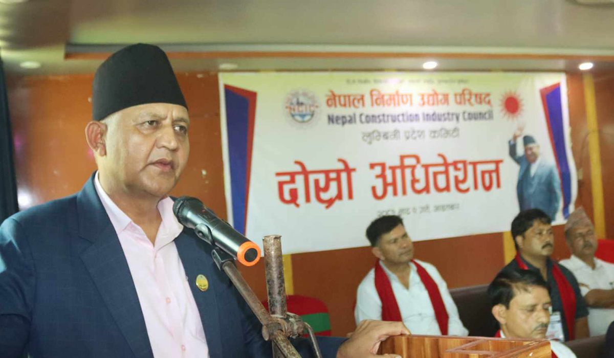 निर्माण व्यवसायीले जिम्मेवारी पूरा नगर्दा समस्या: मुख्यमन्त्री आचार्य