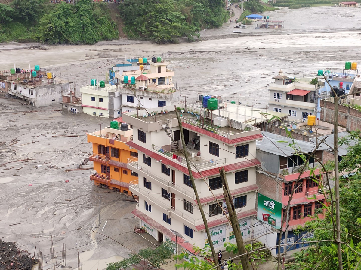 Construction of temporary housing for flood-affected begins