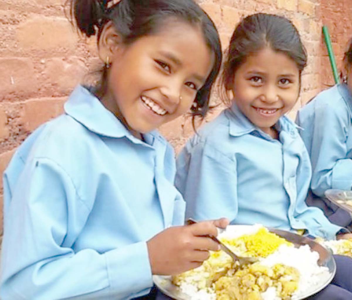 विद्यालयमा दिवा खाजाको व्यवस्था पछि विद्यार्थी बढे