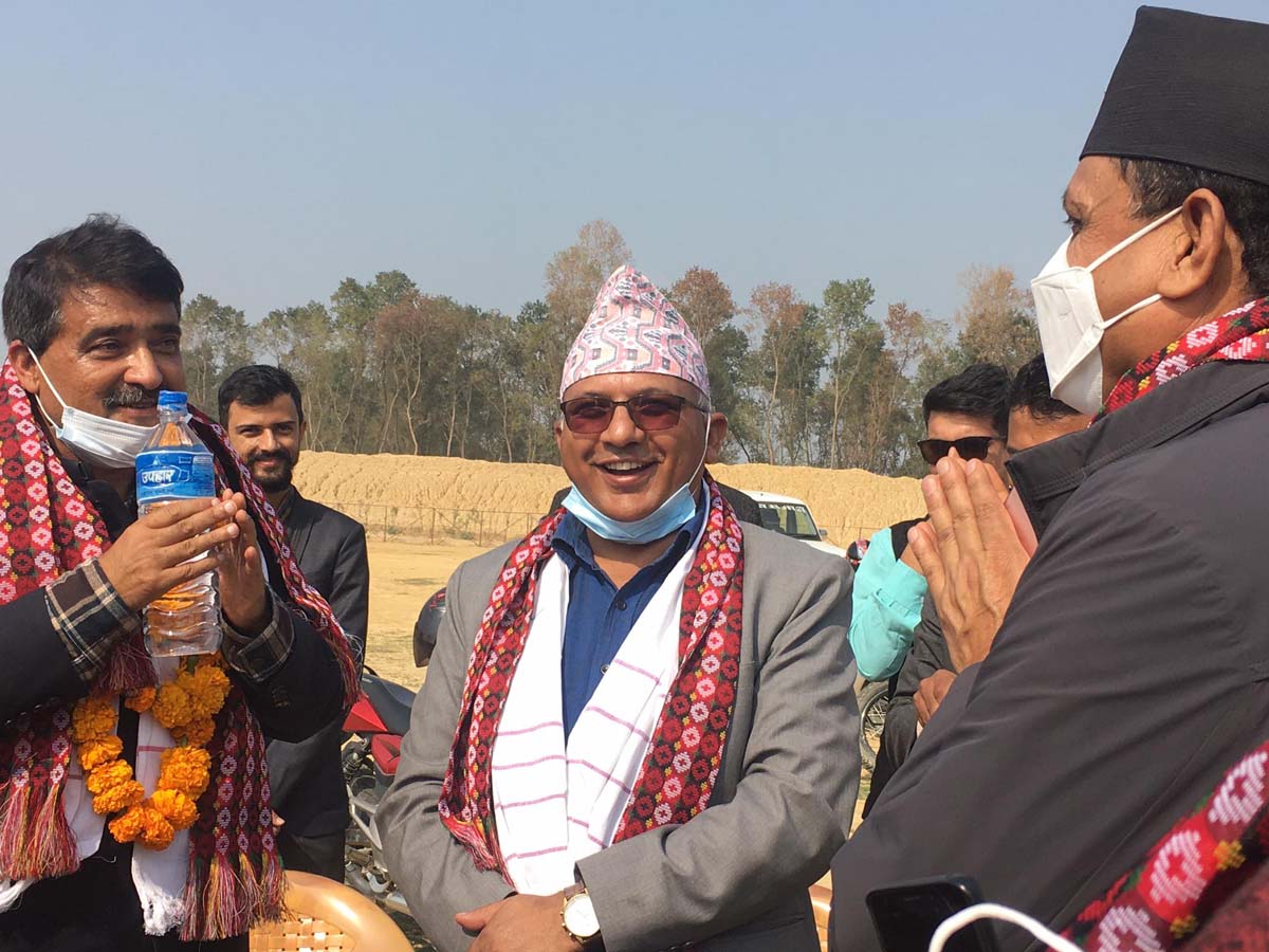 मैदान अवलोकनका क्रममा ।