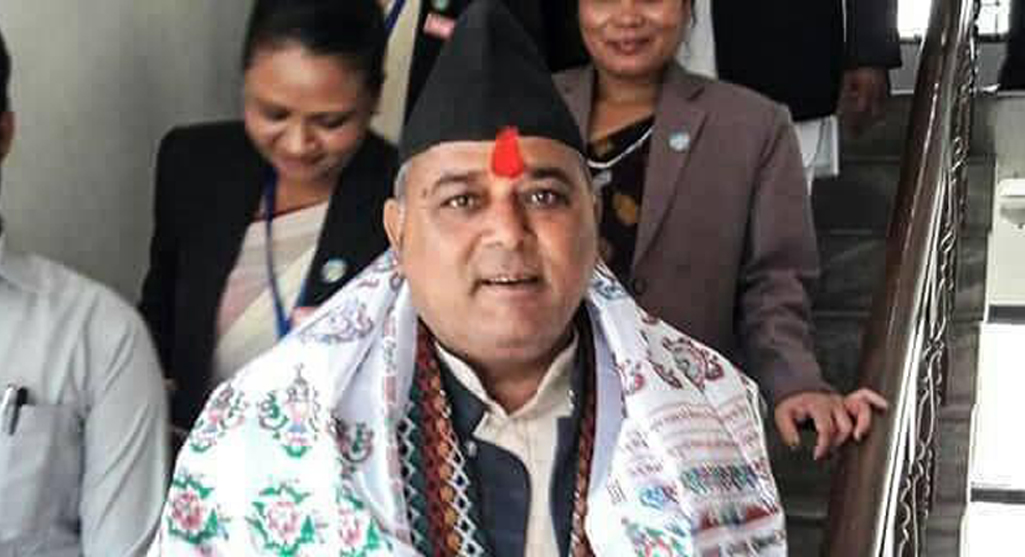 सांसद पदबाट राजीनामा दिएका पाण्डेय कांग्रेसमा प्रवेश, राष्ट्रिय सभाको उम्मेद्वार बनाइने