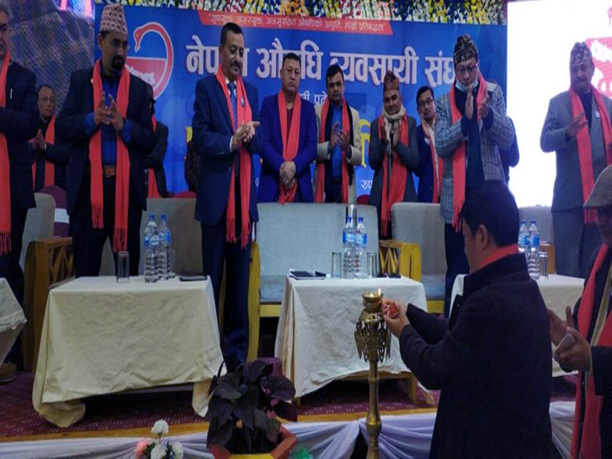 औषधी विभागलाई प्रादेशिक संरचनामा विस्तार गरियोस्ः सामाजिक विकास मन्त्री बराल