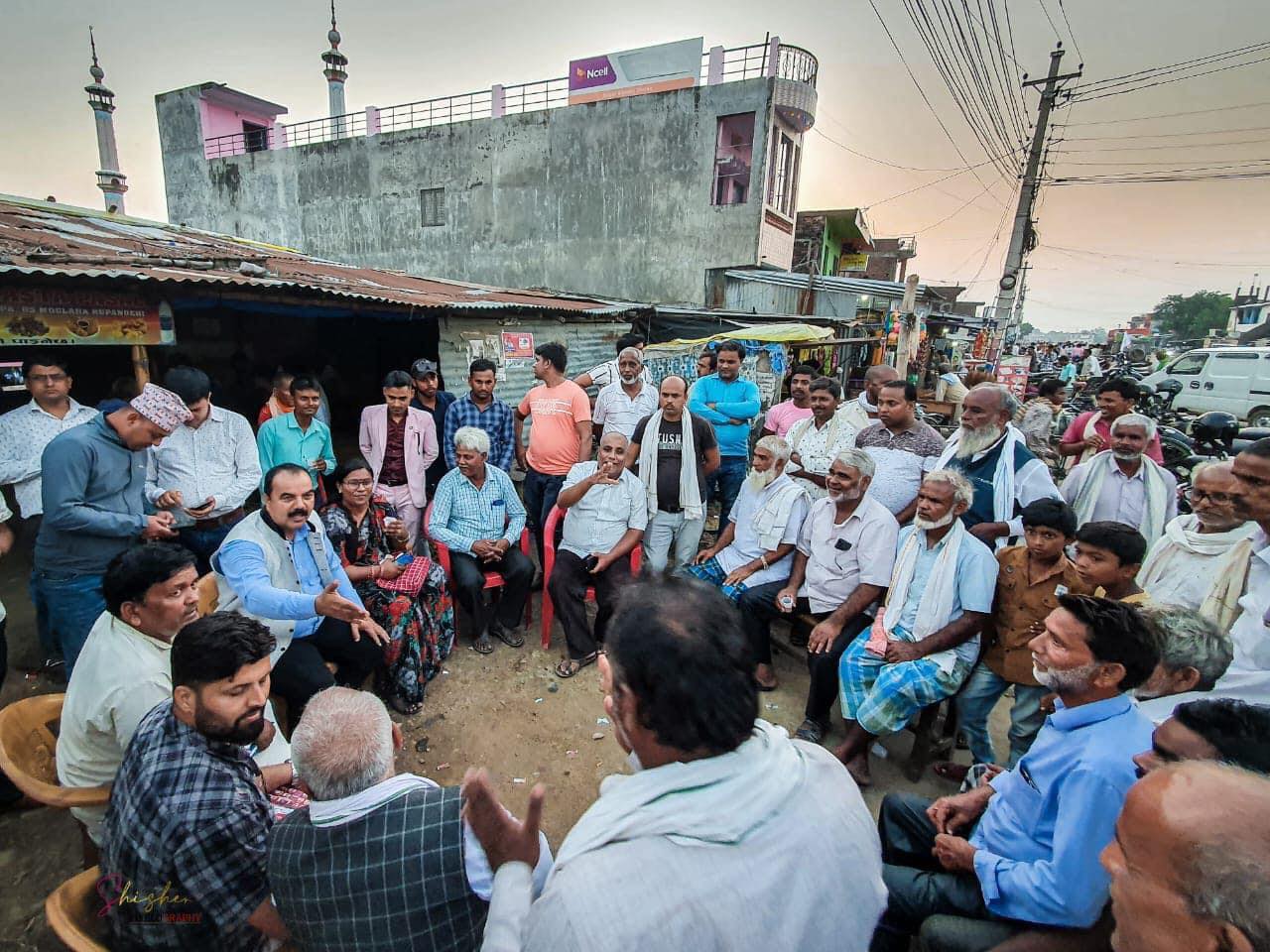 मतदाता रिझाउँदै रुपन्देहीका उम्मेदवार