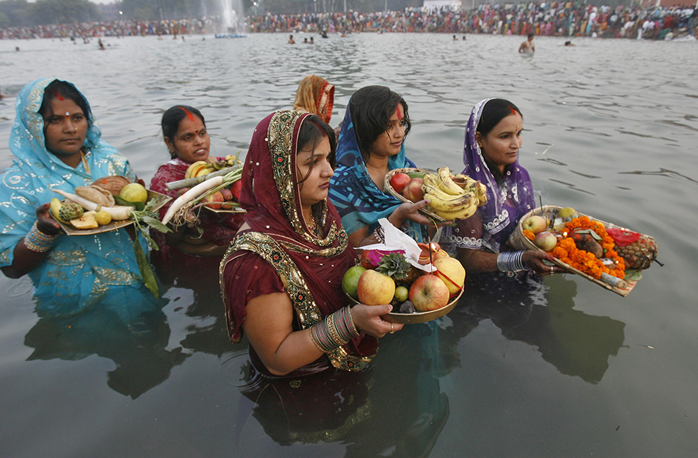 उल्लासपूर्वक मनाइँदै छठ पर्व