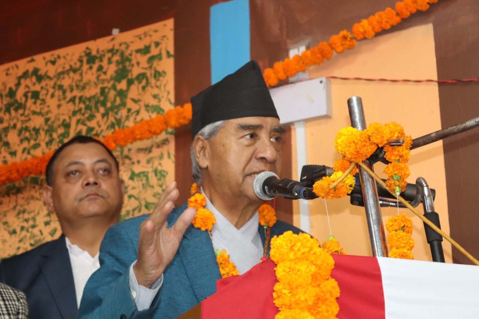 कसैले भन्दैमा राजतन्त्र आउनेवाला छैनः सभापति देउवा