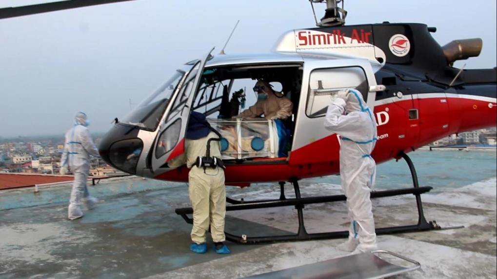 काठमाडौँका आइसियुमा बेड अभाव भएपछि सङ्क्रमितलाई उपचारार्थ झापा पुर्‍याइयो 