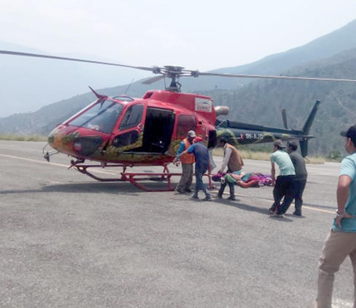 हेलिकप्टरमार्फत सुत्केरीको उद्धार